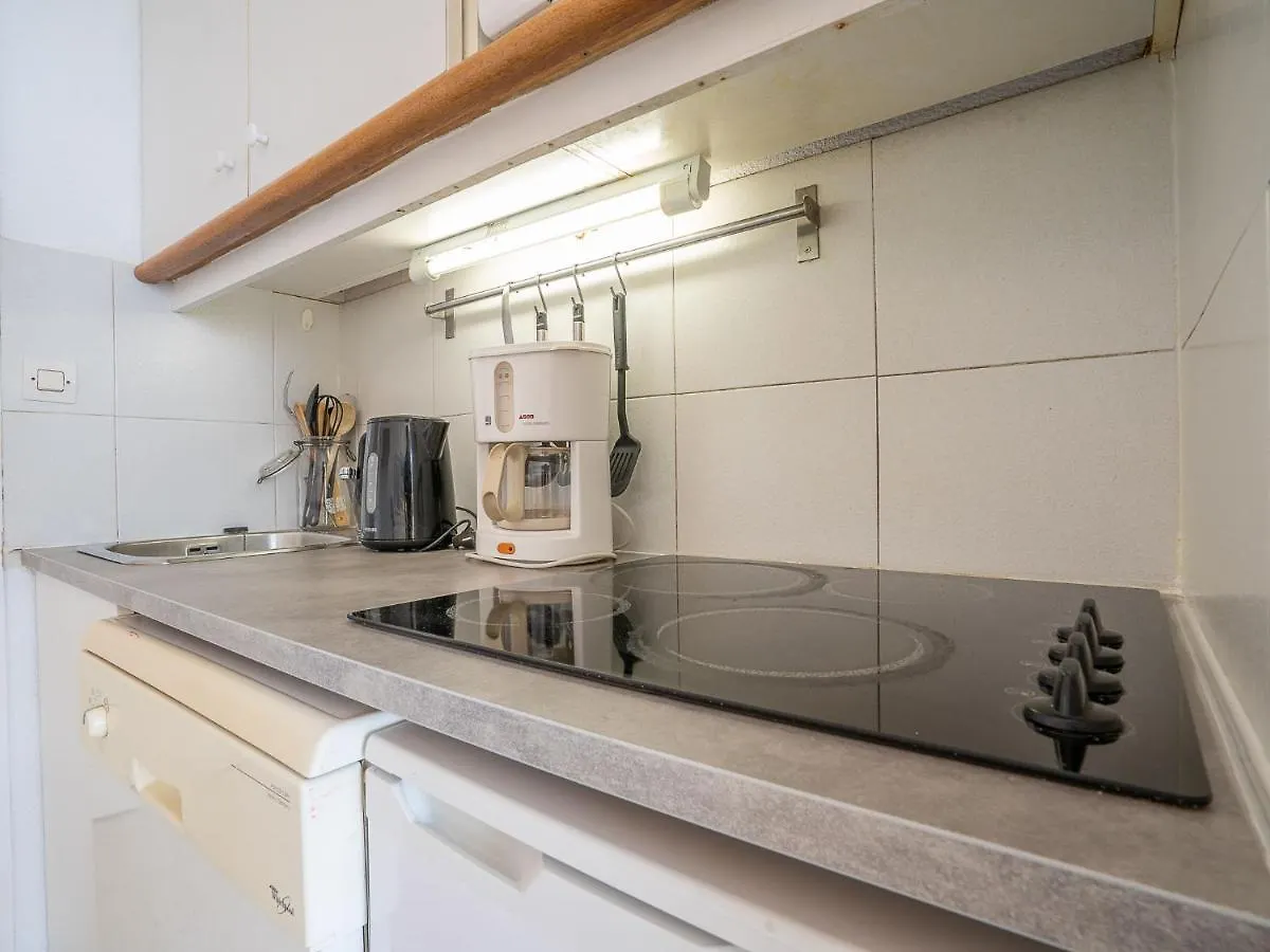 Studio Le Belvedere - R3 221 By Interhome Saint-Raphael  0*, Saint-Raphael (Var)