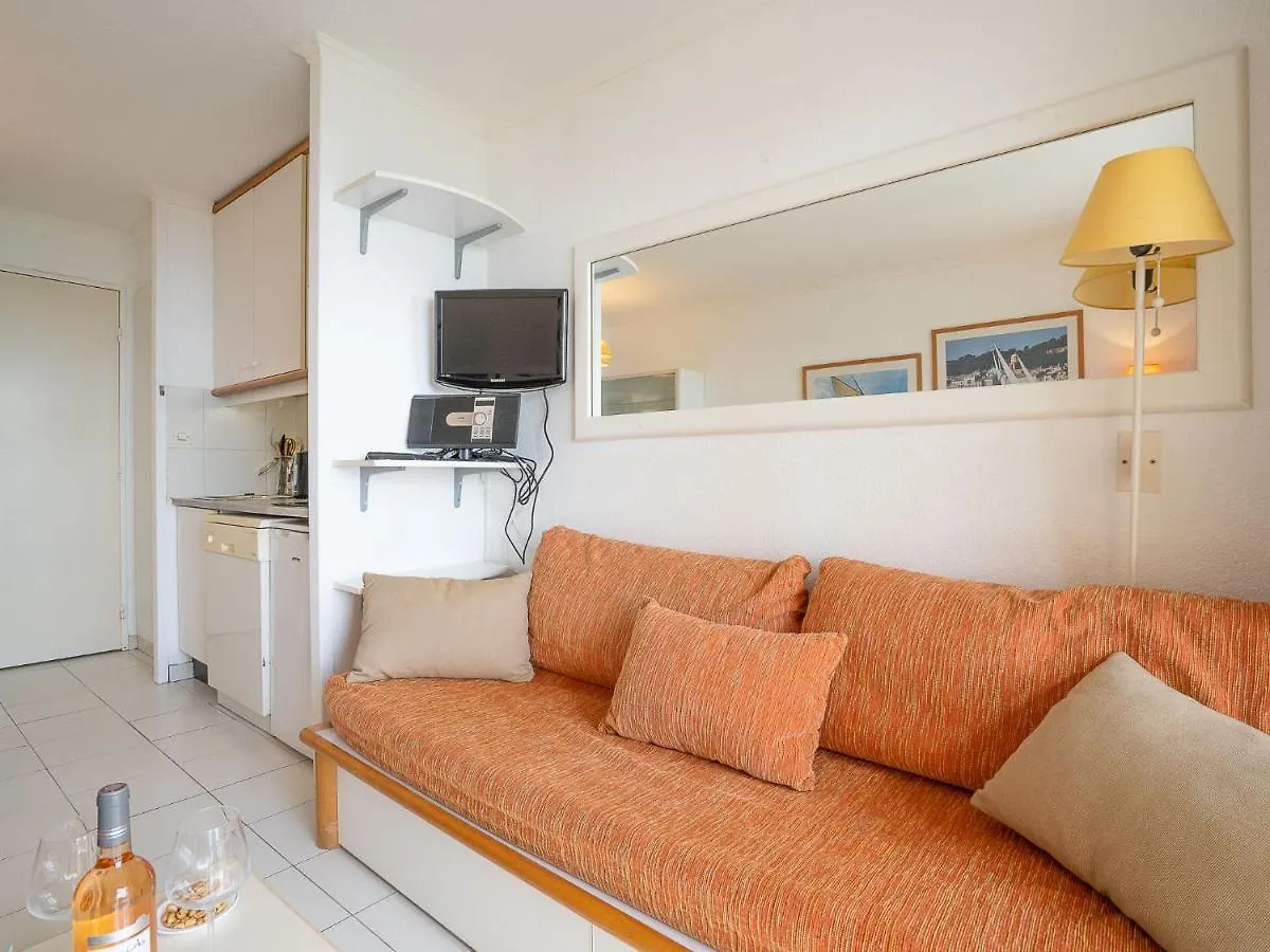 Apartment Studio Le Belvedere - R3 221 By Interhome Saint-Raphael  France
