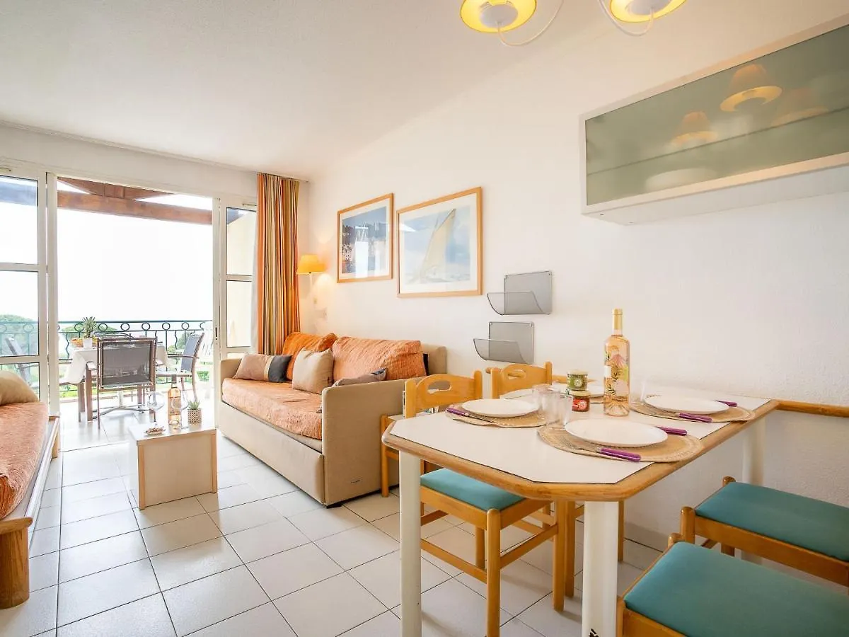 Apartment Studio Le Belvedere - R3 221 By Interhome Saint-Raphael